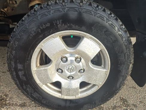 Used 2010 Toyota Tundra 4x4 Double Cab image 9