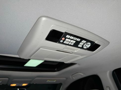 Used 2016 Honda Pilot Touring image 28