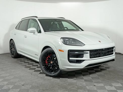 New 2026 Porsche Cayenne GTS AWD/4WD image 9