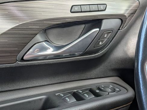 Used 2021 GMC Terrain SLT w/ Elevation Edition image 4