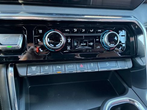 New 2026 GMC Sierra 3500 Denali Ultimate AWD/4WD image 22