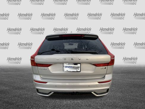 Used 2025 Volvo XC60 B5 Plus image 9