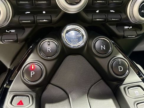 Used 2020 Aston Martin V8 Vantage Coupe RWD image 18