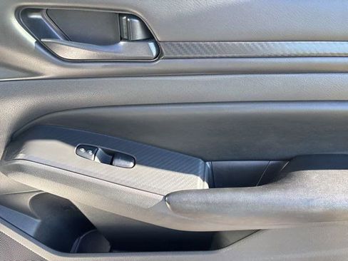 Used 2024 Nissan Altima 2.5 S image 39