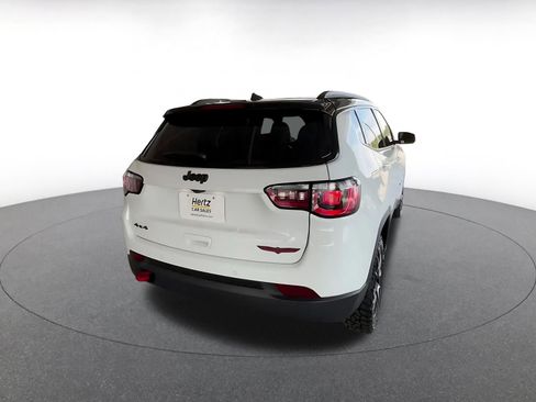 Used 2025 Jeep Compass Trailhawk image 15