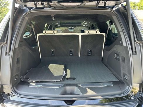 Used 2025 Cadillac Escalade ESV Sport Platinum w/ LPO, ONYX Package AWD/4WD image 10