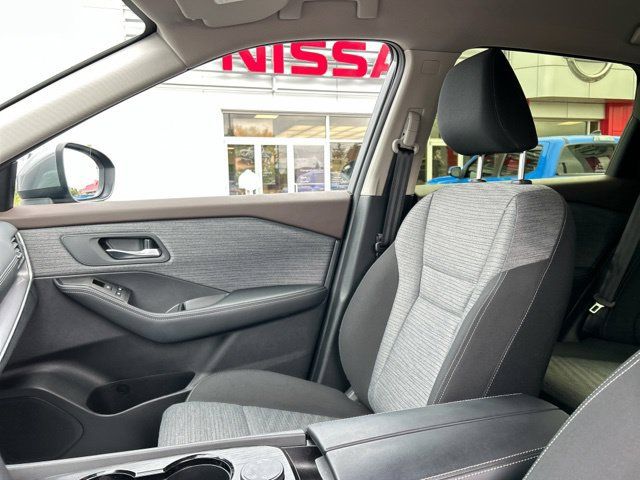 Used 2023 Nissan Rogue SV AWD/4WD image 31