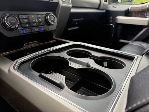 Used 2019 Ford F250 Lariat w/ Lariat Ultimate Package AWD/4WD image 33