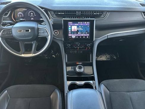 Certified 2023 Jeep Grand Cherokee L Laredo AWD/4WD image 13