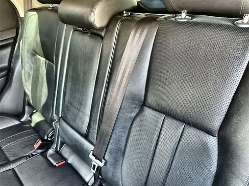 Used 2019 Land Rover Discovery Sport SE image 18