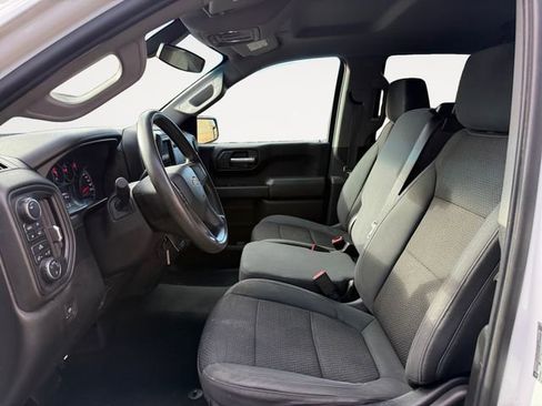 Used 2019 Chevrolet Silverado 1500 Custom w/ Custom Value Package image 9