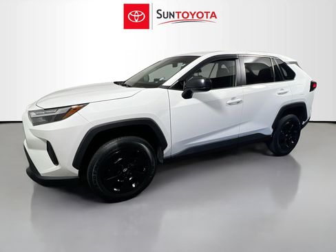 Used 2024 Toyota RAV4 LE FWD image 9
