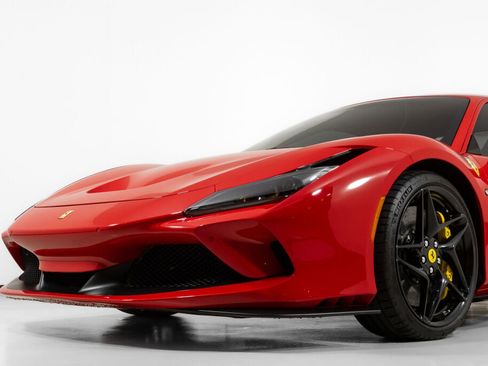 Used 2021 Ferrari F8 Tributo image 15