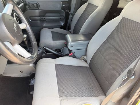 Used 2010 Jeep Wrangler Unlimited Sahara AWD/4WD image 10
