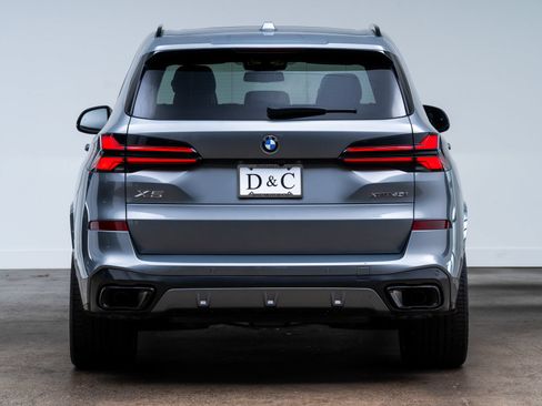 Used 2025 BMW X5 xDrive40i w/ M Sport Package AWD/4WD image 6