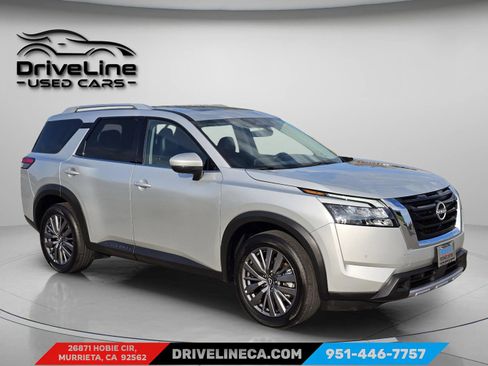 Used 2025 Nissan Pathfinder SL w/ SL Premium Package image 7