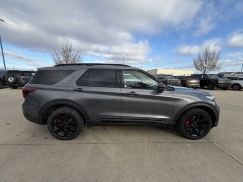 Used 2022 Ford Explorer ST w/ Equipment Group 401A image 8