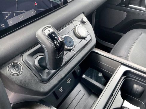 Used 2023 Land Rover Defender 110 X-Dynamic SE image 14