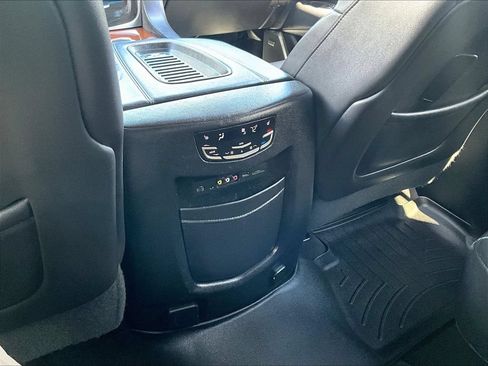 Used 2016 Cadillac Escalade ESV Luxury AWD/4WD image 12