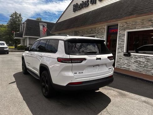 Used 2023 Jeep Grand Cherokee L Limited w/ Luxury Tech Group II AWD/4WD image 5