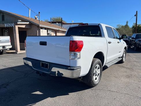 Used 2011 Toyota Tundra 4x4 CrewMax image 3