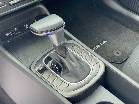 Used 2025 Hyundai Kona SEL AWD/4WD image 23