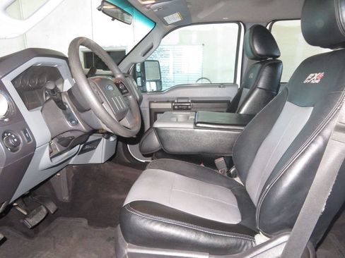 Used 2011 Ford F250 XLT w/ XLT Interior Pkg AWD/4WD image 18