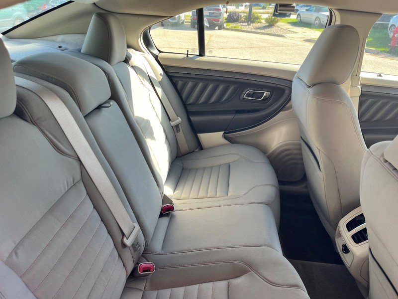 Used 2011 Ford Taurus SE FWD image 14