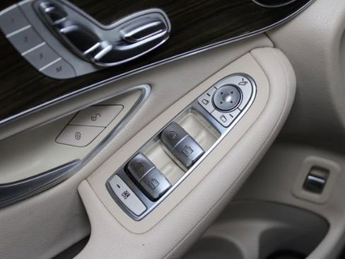 Used 2018 Mercedes-Benz GLC 300 w/ Multimedia Package image 8