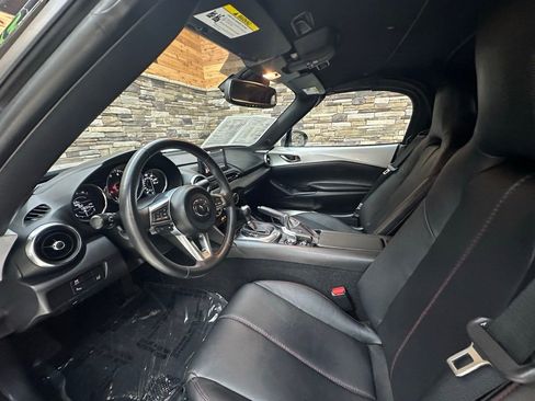 Used 2018 MAZDA MX-5 Miata Grand Touring image 19