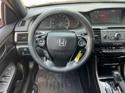 Used 2017 Honda Accord Sport image 16