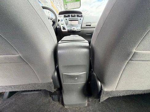 Used 2014 Toyota Prius V Three image 15