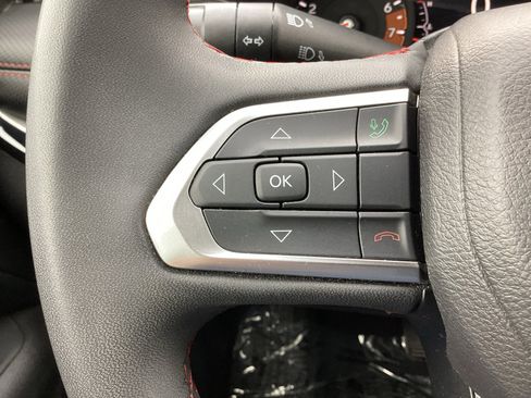 Used 2023 Jeep Compass Trailhawk AWD/4WD image 18