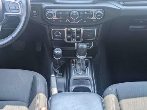 Used 2022 Jeep Wrangler Unlimited Sahara w/ LED Lighting Group AWD/4WD image 19