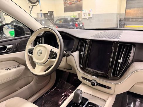 Used 2023 Volvo XC60 B5 Plus w/ Protection Package Premier AWD/4WD image 30