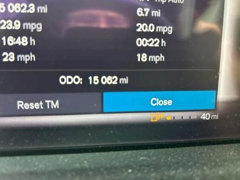 Used 2023 Volvo XC40 B5 Plus w/ Protection Package Premier AWD/4WD image 5