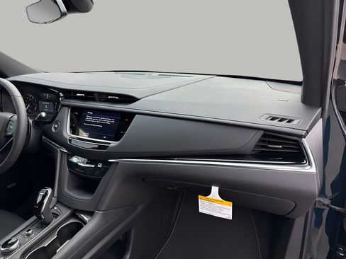New 2025 Cadillac XT6 Luxury image 11