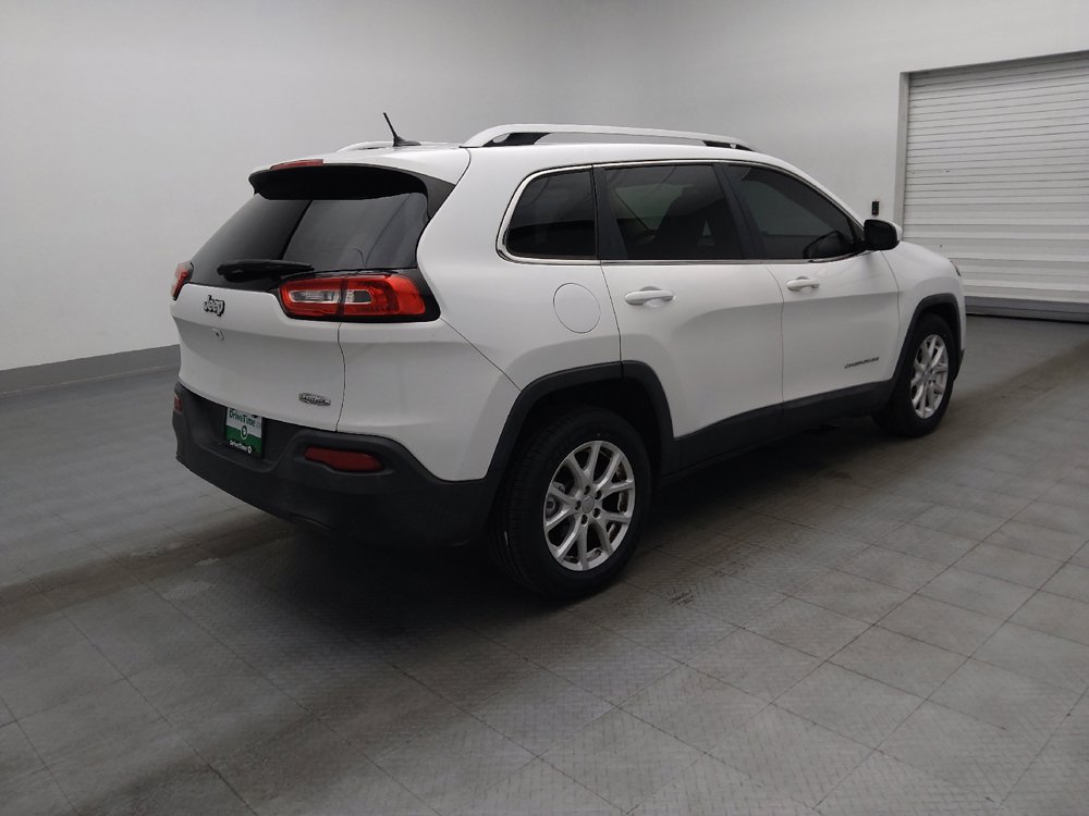 Used 2017 Jeep Cherokee Latitude FWD image 10