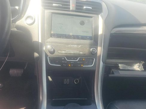 Used 2020 Ford Fusion SEL FWD image 14