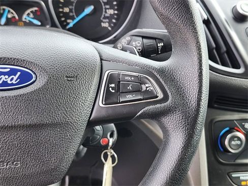 Certified 2017 Ford Escape SE image 28