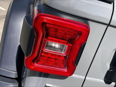 Used 2021 Jeep Wrangler Unlimited Rubicon w/ LED Lighting Group image 28