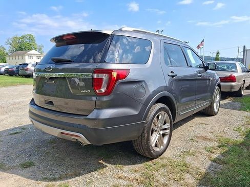 Used 2017 Ford Explorer XLT w/ Equipment Group 202A AWD/4WD image 8