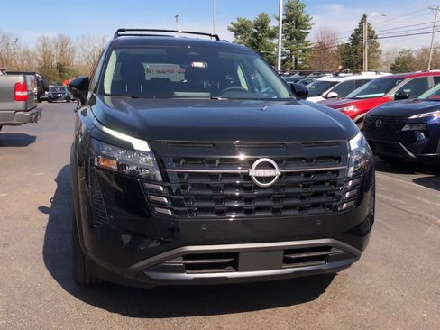 New 2026 Nissan Pathfinder SV image 3