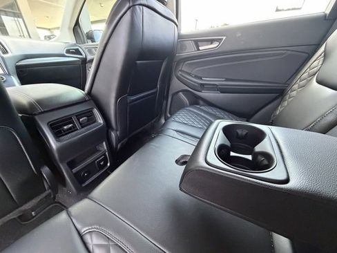 Used 2024 Ford Edge Titanium image 18