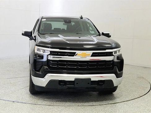 Used 2023 Chevrolet Silverado 1500 LT AWD/4WD image 2