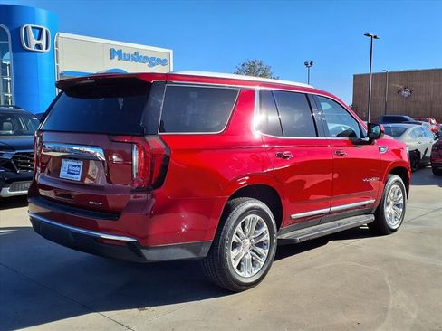Used 2024 GMC Yukon SLT image 2