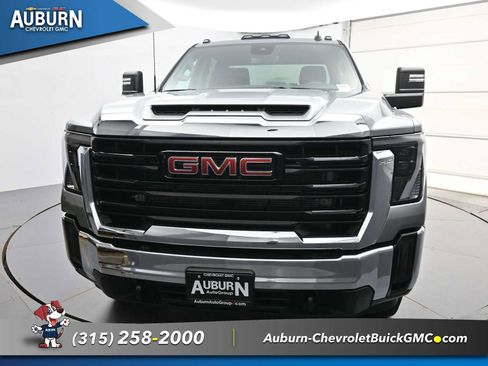 Used 2024 GMC Sierra 3500 Pro AWD/4WD image 3