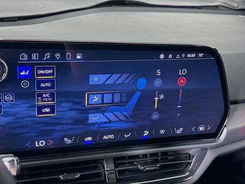 Used 2024 Chevrolet Equinox EV RS image 23