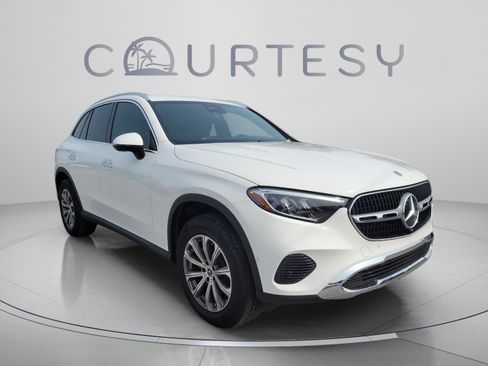 Certified 2026 Mercedes-Benz GLC 300 image 4