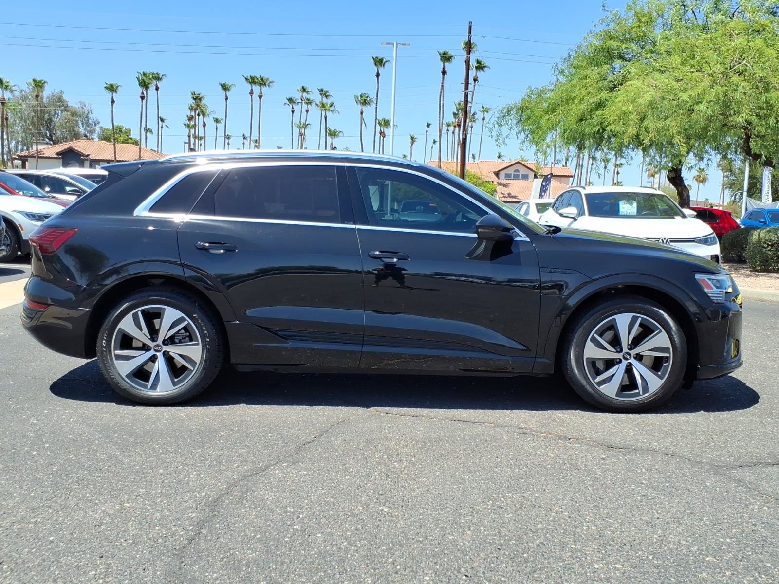 Used 2024 Audi Q8 e-tron Premium Plus w/ Premium Plus Package AWD/4WD image 8